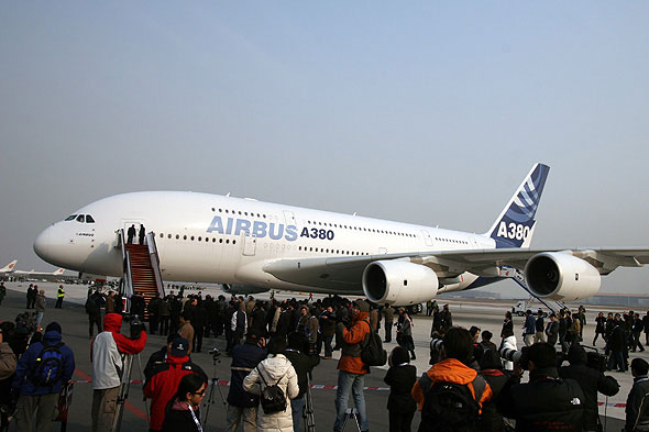 图文:北京首都国际机场迎接A380抵达_科学探索_科技时代_新浪网
